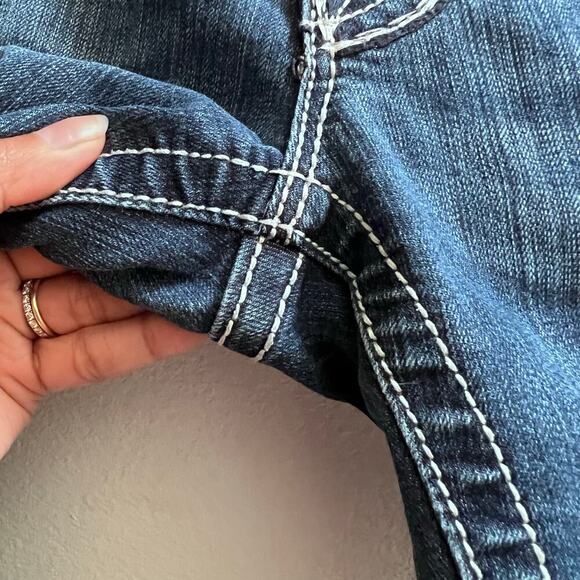 Miss Me Women's Signature Cuffed Capri Jeans Rhinestone Flap Pocket Cropped 29 - Picture 2 of 10